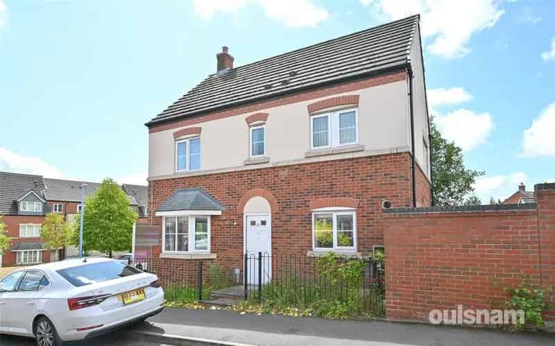 3 Bedroom Detached House For Sale Smethwick