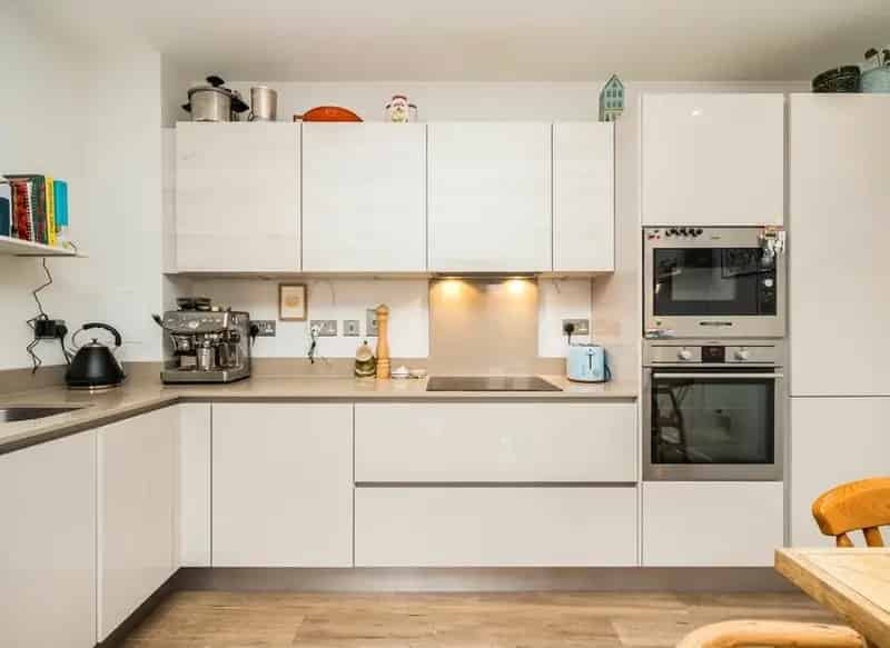 2 Double Bedroom Apartment Bow - Modern, Furnished, Balcony