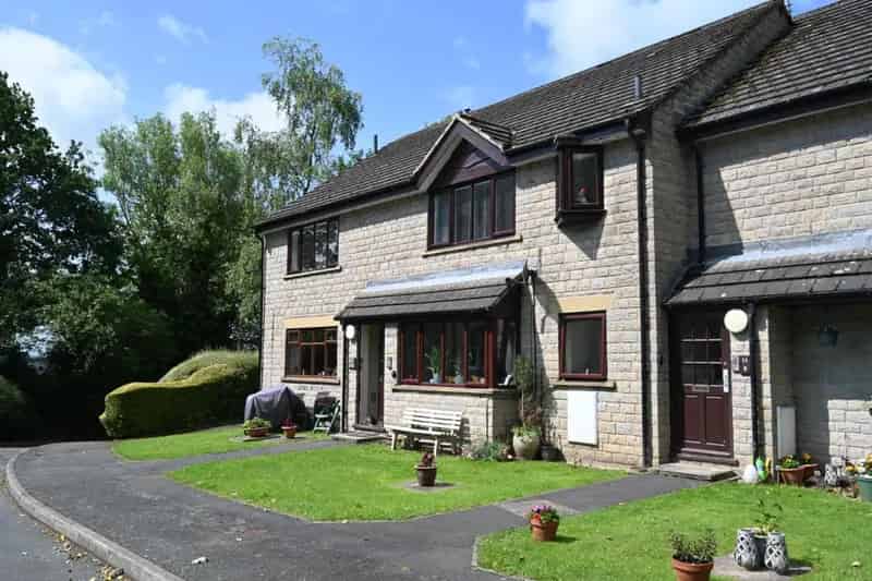 2 Bedroom Ground Floor Apartment For Sale
