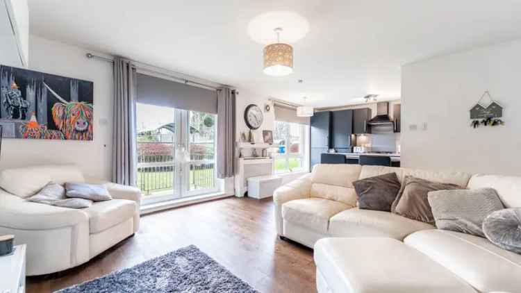 2-Bed Apartment Near Garscadden Rail Station Knightswood Glasgow