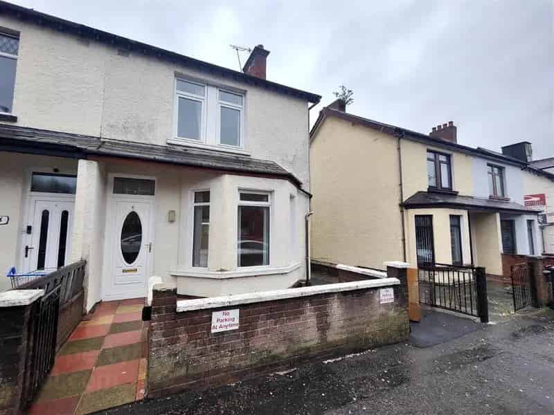 3 Bed Semi Detached Villa Extended Modern Family Home