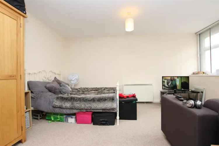 Studio to Rent