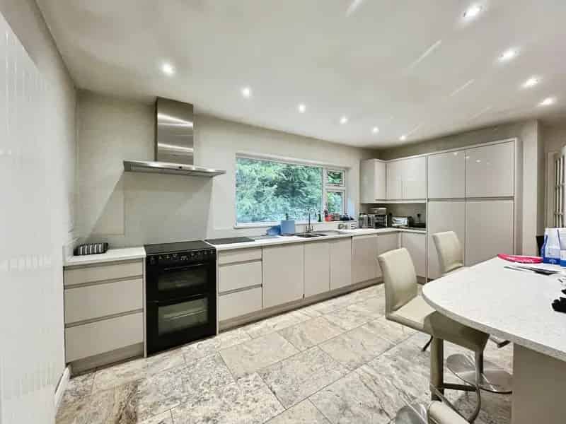 Spacious Detached Bungalow with Paddock