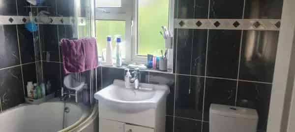 Large 2 Bed House Big Garden Friendly Neighbours