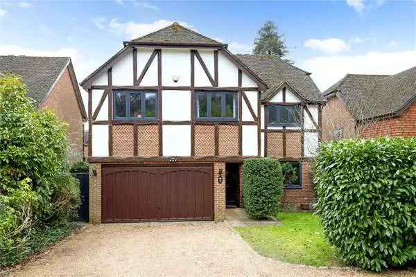 Spacious 5 Bed Detached Family Home Near Reigate