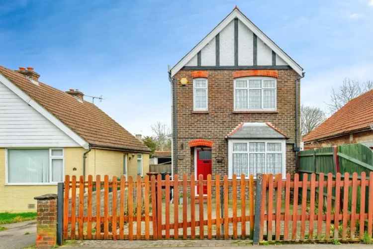 House For Sale in Horley Road, Reigate and Banstead, England