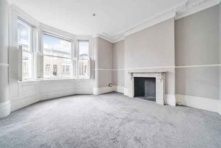 Flat For Sale in London, England