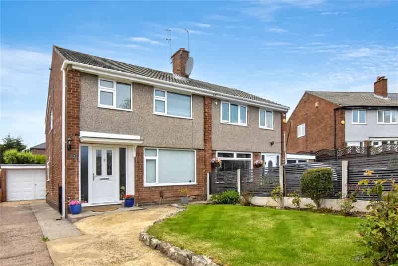 4 Bedroom Semi Detached House in Meanwood