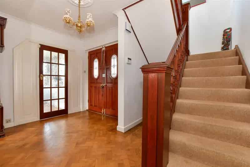 3 Bedroom Detached House for Sale with Stunning Solent Views