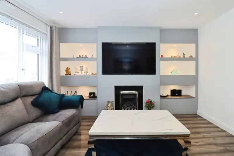 5 Bedroom Semi-Detached House with Garage and Large Garden