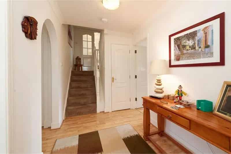 4 Bed House - Detached with 2 Reception Rooms