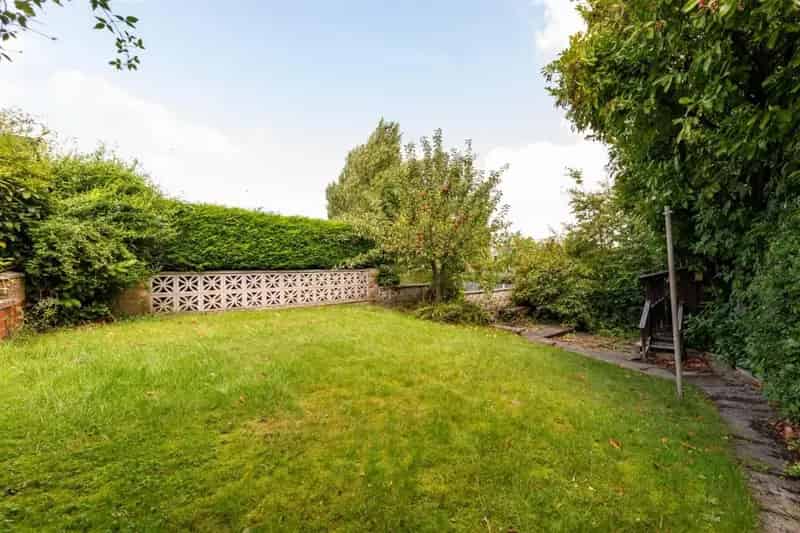 34 Bed Extended Semi Detached House For Sale