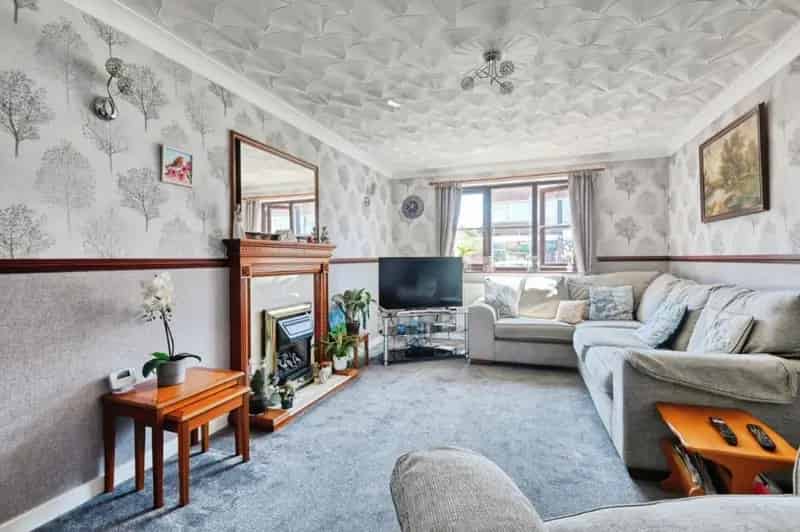 4 Bed Detached House For Sale - No Onward Chain