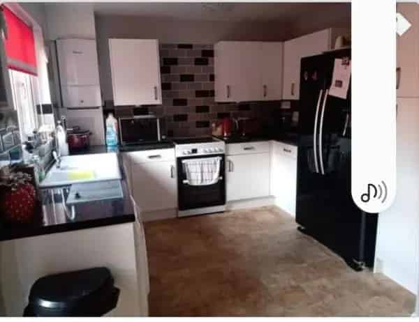 3 Bed House Garston Village Large Yard Parking Modern Family Home