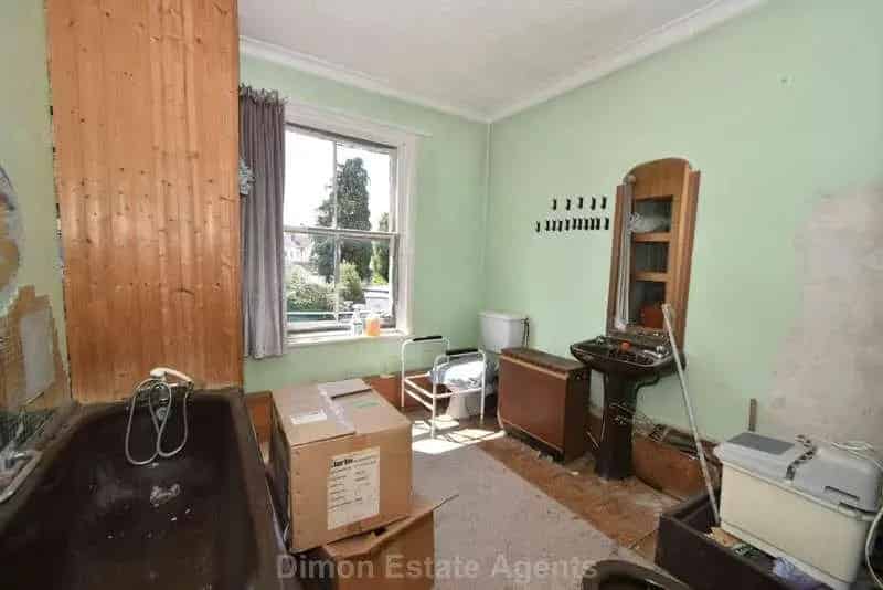 3 Bed House For Sale Requiring Updating