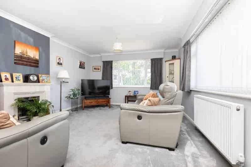 2 Bedroom Detached Bungalow for Sale Ensbury Park