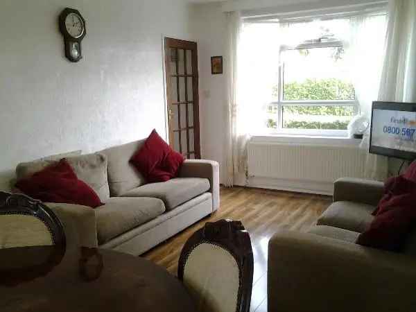 House For Rent in Leeds, England