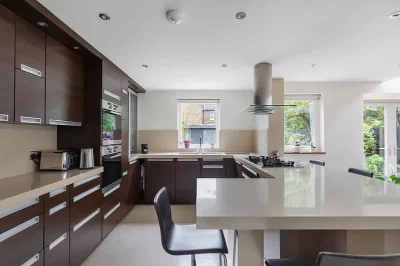 5 Bedroom Detached House for Sale in London