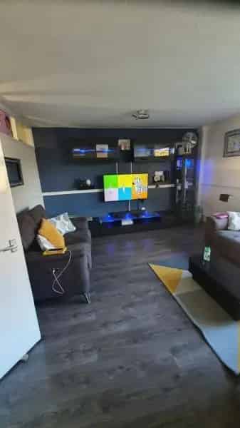 3 Bed Maisonette 4 Storage Rooms Near Good Neighbours