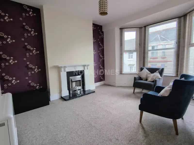 2 Bedroom Flat House to Rent