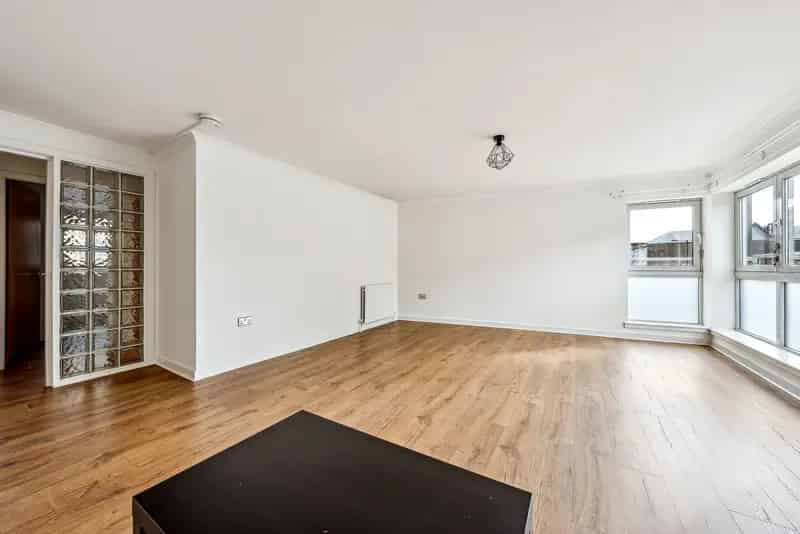 2-Bedroom Apartment Near Glasgow City Centre