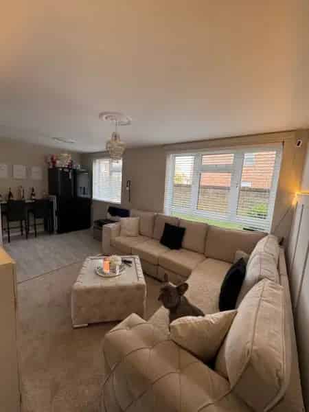 One Bedroom Ground Floor Flat With Own Front Door