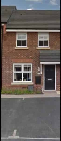 2 Bed New Build House with Garden and Parking