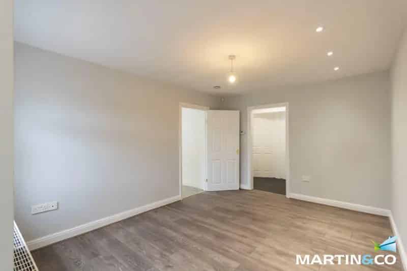 2 Bedroom Semi-Detached Bungalow Near Jewellery Quarter