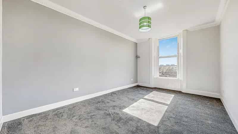 4 Bedroom Flat for Sale