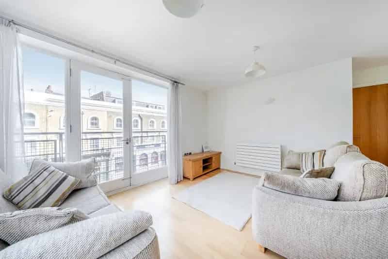 Charming 2-Double Bedroom 2-Bathroom Flat For Sale