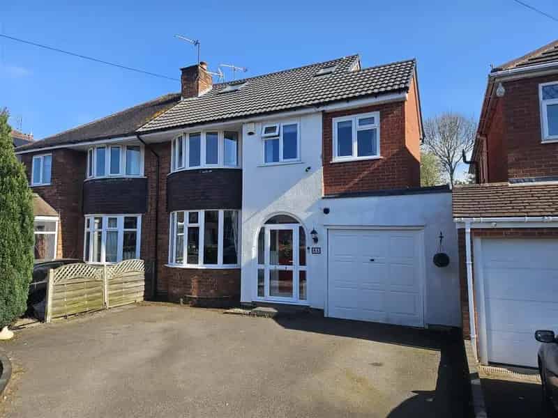 4 Bedroom Semi-Detached House for Sale