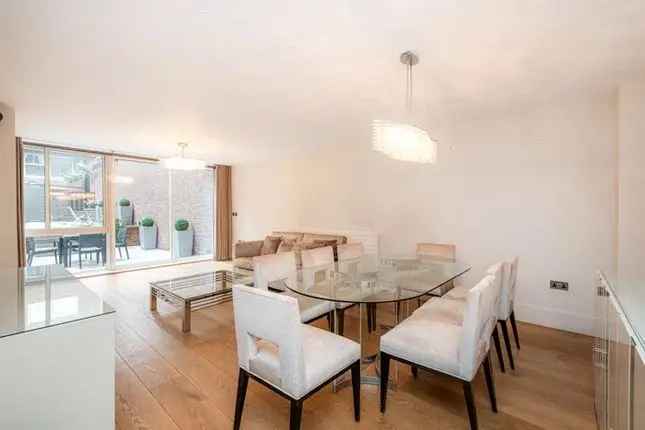 Flat to rent in Ebury Street, Belgravia, London SW1W