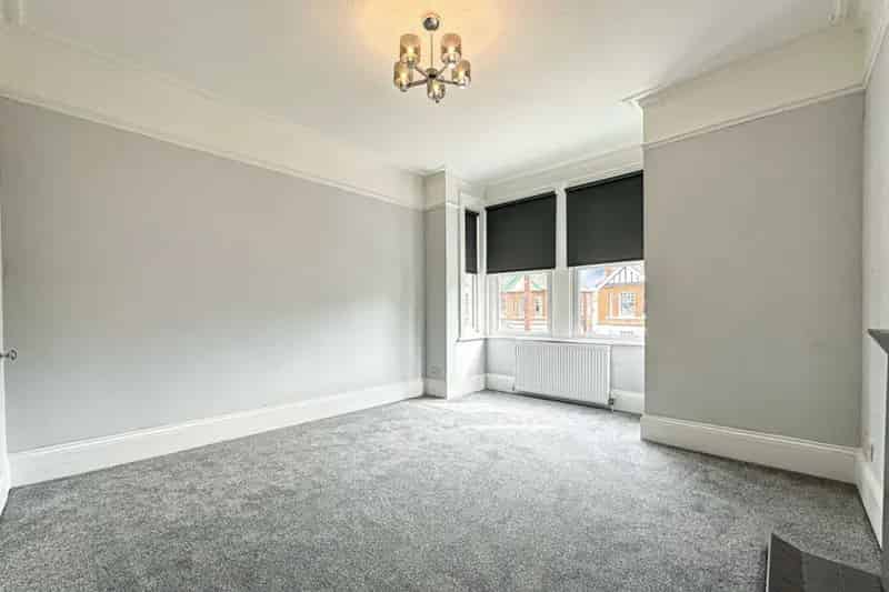 2 Bedroom Flat Poets District Worthing Zero Deposit Available