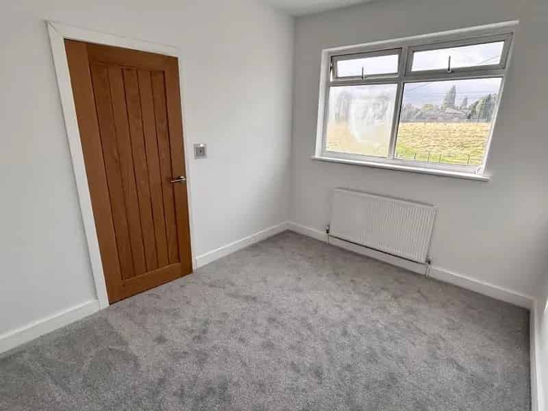 3 Bedroom End Terrace House to Rent