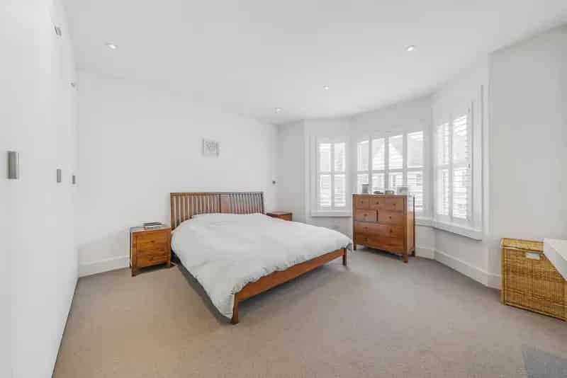Five Bedroom Semi-Detached Period Home For Sale
