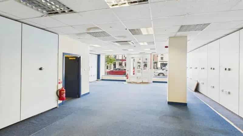 Retail Office Premises To Let High Street Location 1927 sq ft