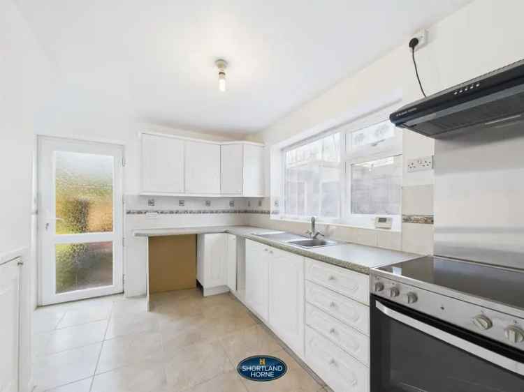 3 Bedroom Semi Detached House to Rent Chatsworth Rise