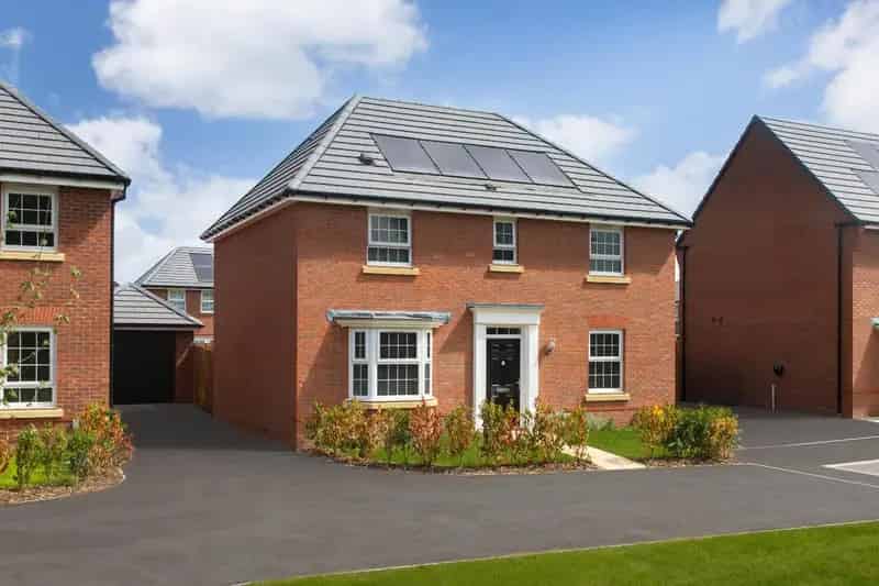 4 bed house for sale