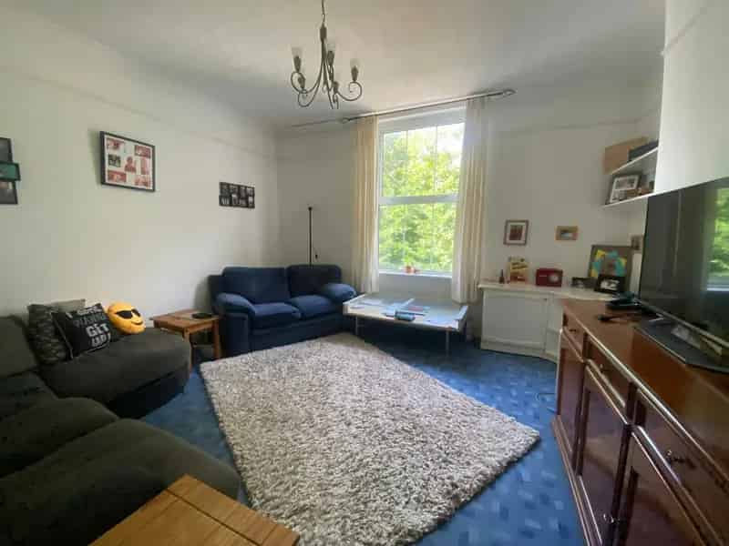 Seafront Flat Requiring Modernisation First Time Buyer Investor