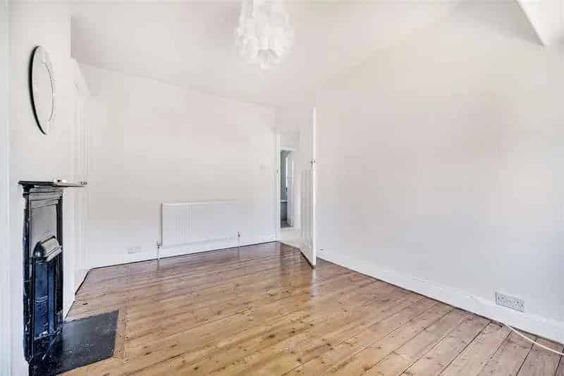 3 Bed House for Sale in Caversham Chain Free