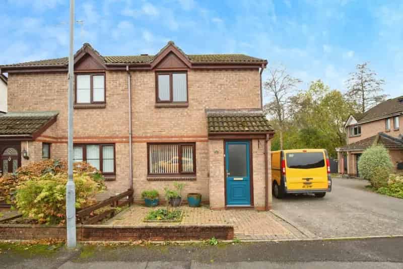 2 Bedroom Semi-Detached House For Sale