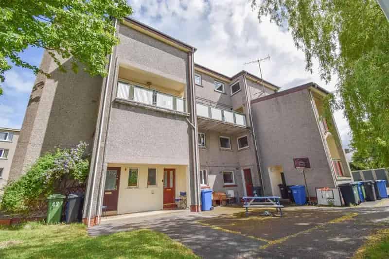 2 Bedroom Maisonette for Sale in Merkinch