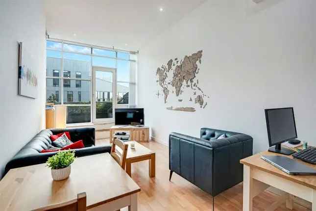 Glasgow City Centre 1-Bedroom Flat with Private Terrace