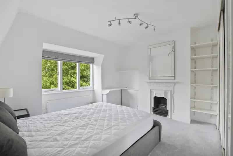 1 Bedroom Flat for Sale Near Kilburn High Road