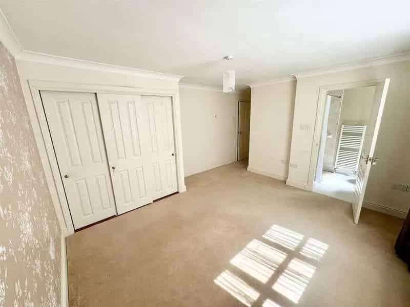4 Bed Detached Bungalow For Sale
