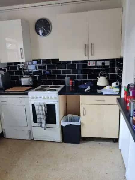 Large Ground Floor Flat Near Wootey School