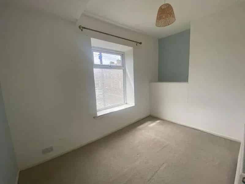 2 Bed Semi Detached House for Sale Birkenshaw