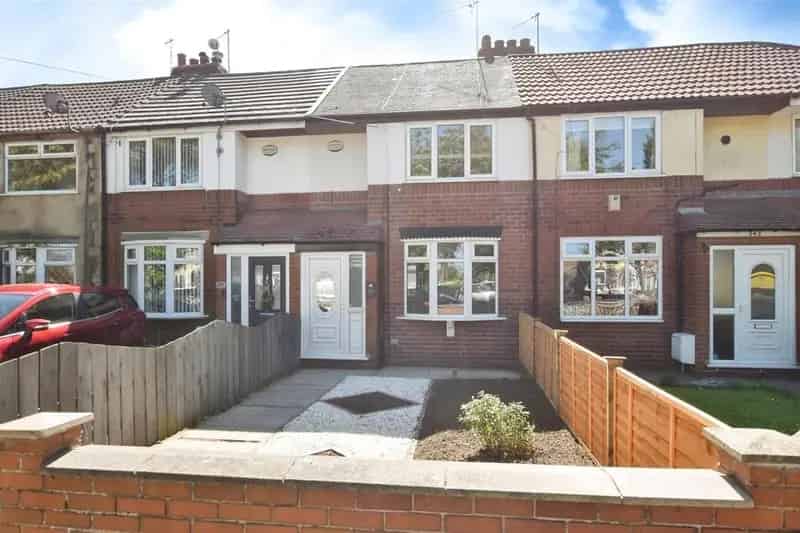 2 bedroom terraced house for sale
