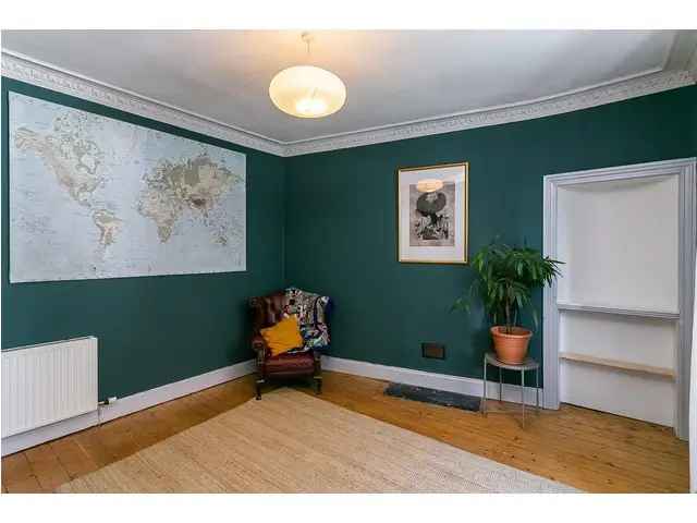 3 bedroom flat  for sale