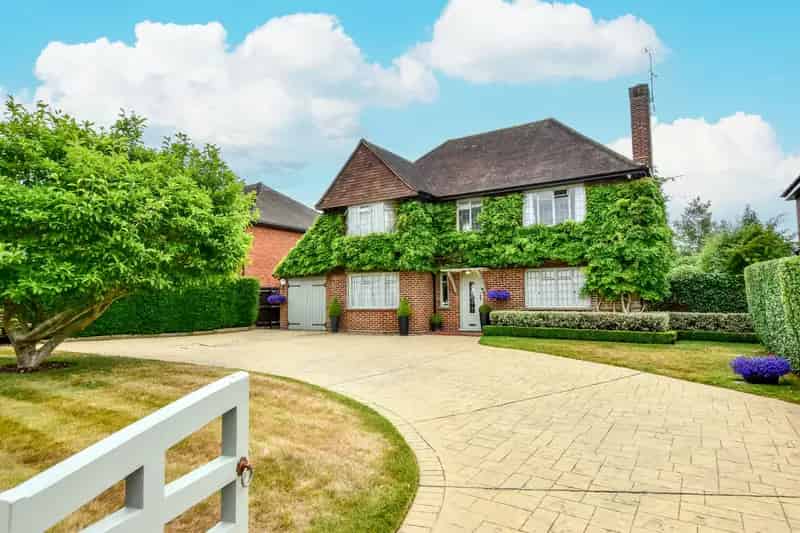 4 Bed Detached House Burnham Buckinghamshire